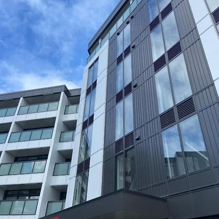 Ramada By Wyndham Newmarket Auckland Exterior foto