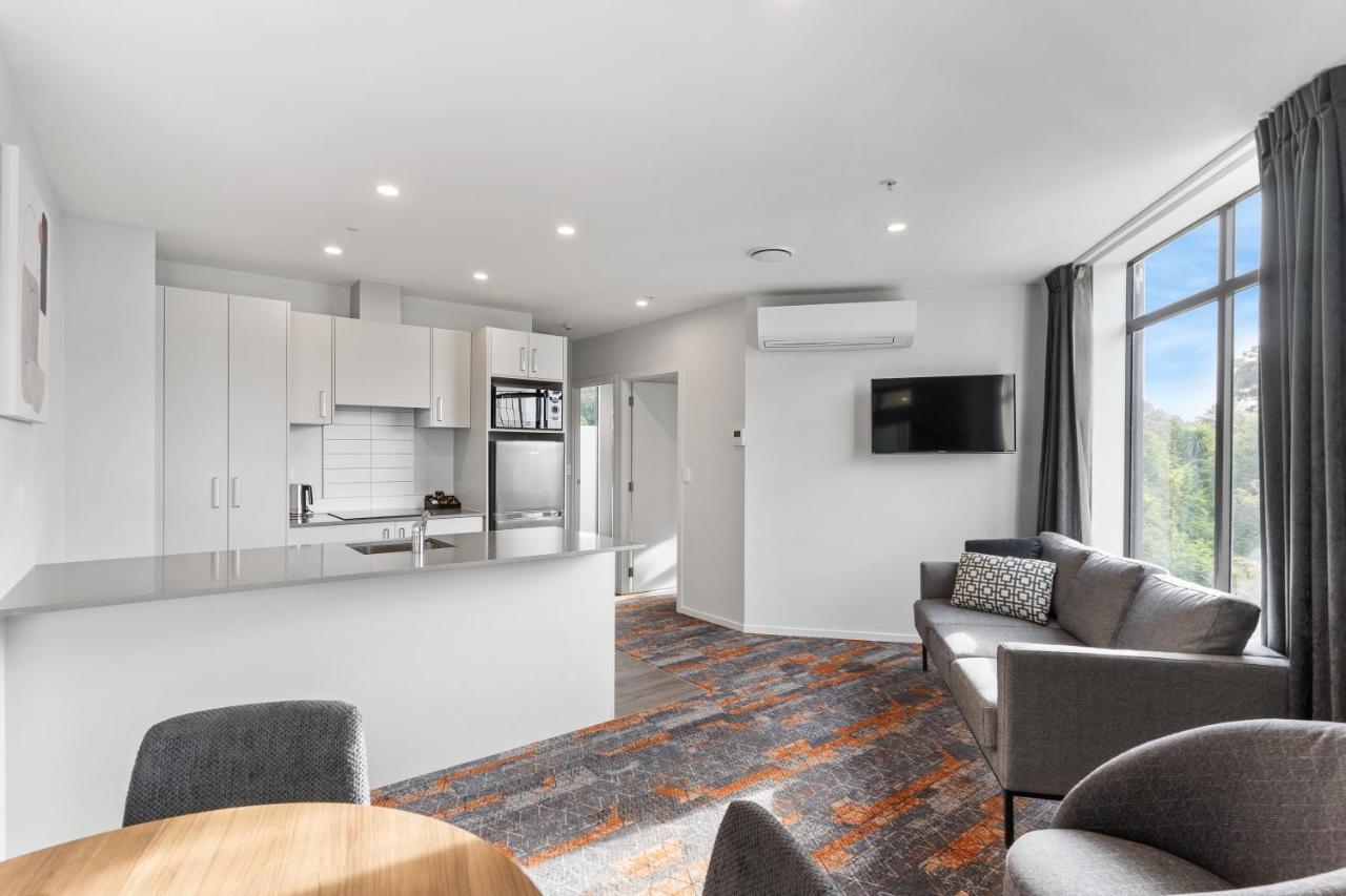 Ramada By Wyndham Newmarket Auckland Exterior foto