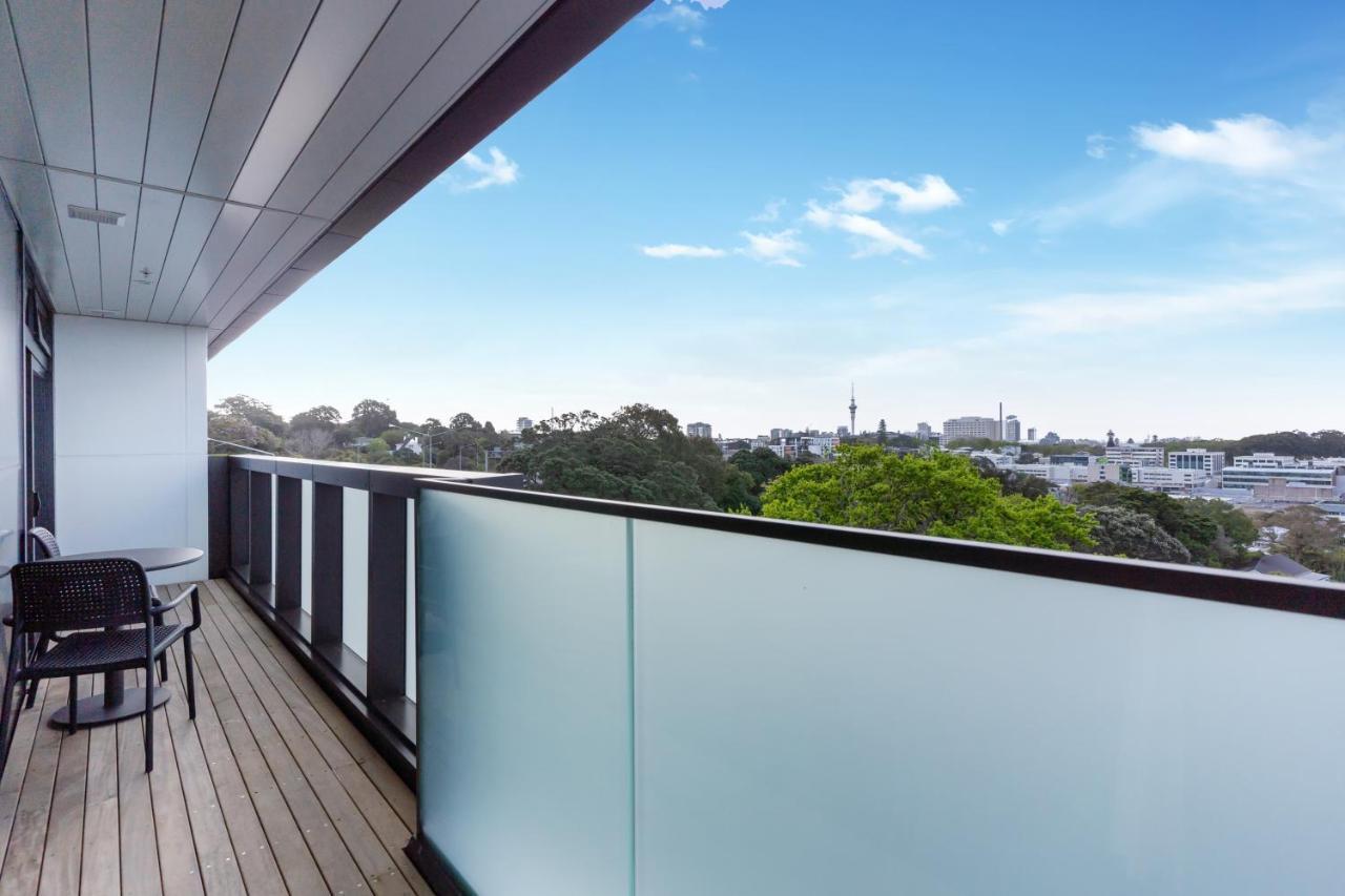 Ramada By Wyndham Newmarket Auckland Exterior foto