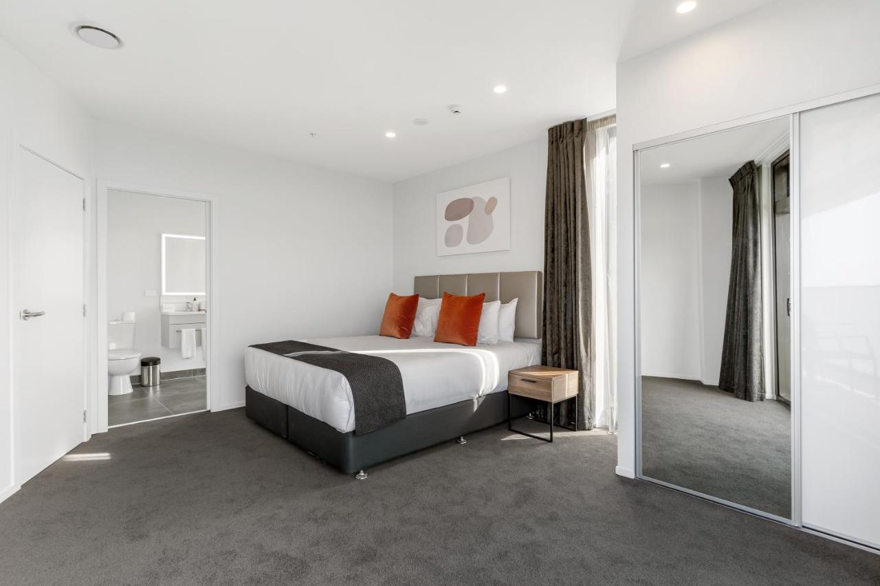 Ramada By Wyndham Newmarket Auckland Exterior foto
