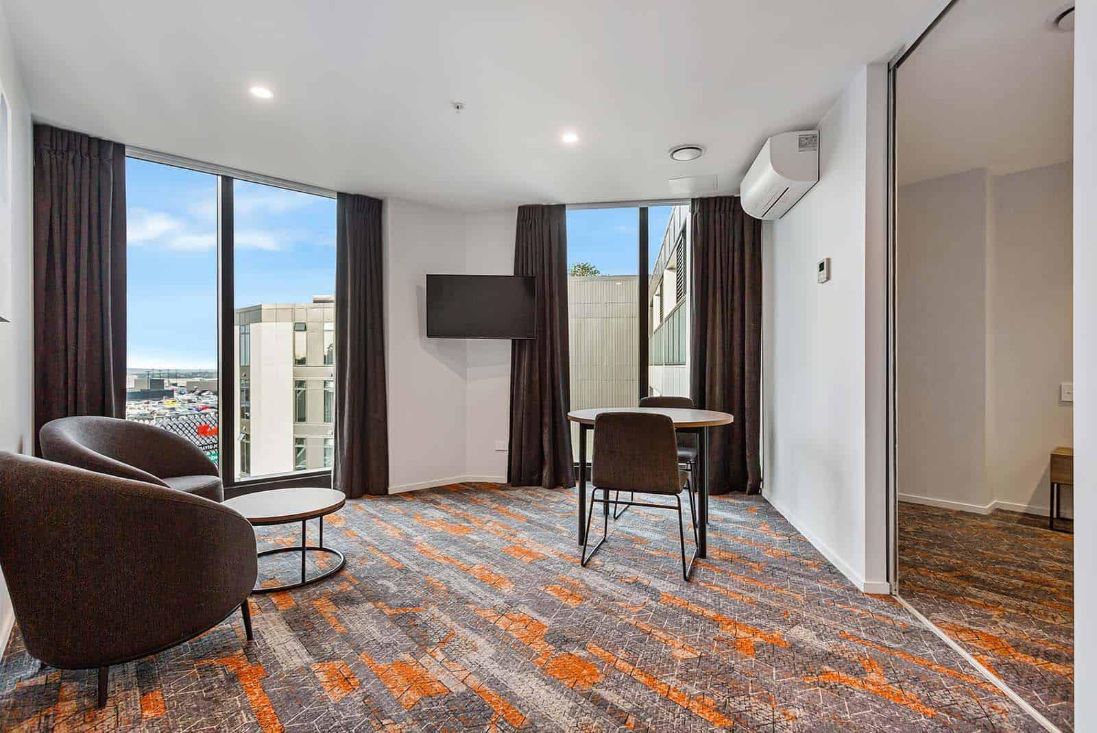 Ramada By Wyndham Newmarket Auckland Exterior foto
