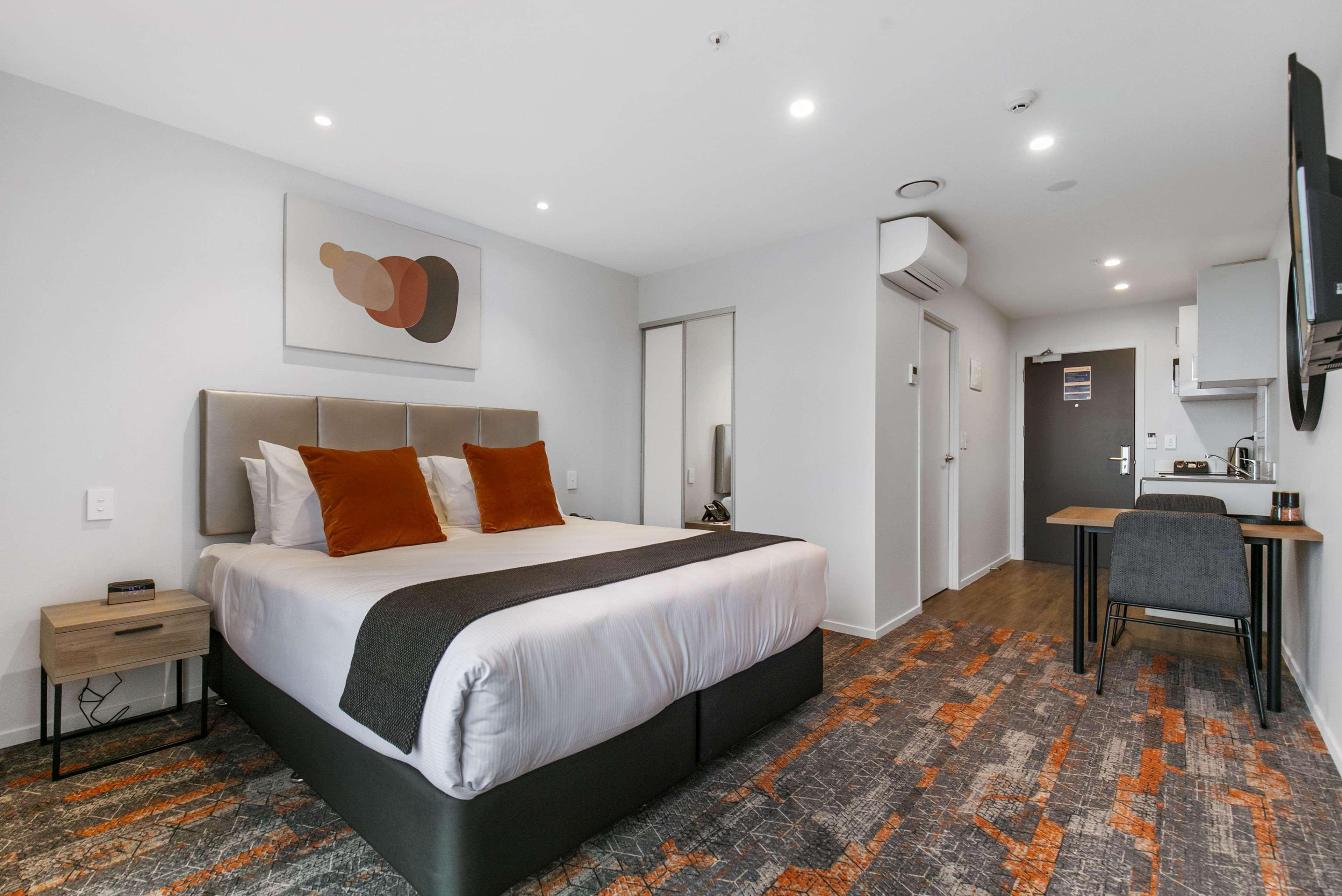 Ramada By Wyndham Newmarket Auckland Exterior foto