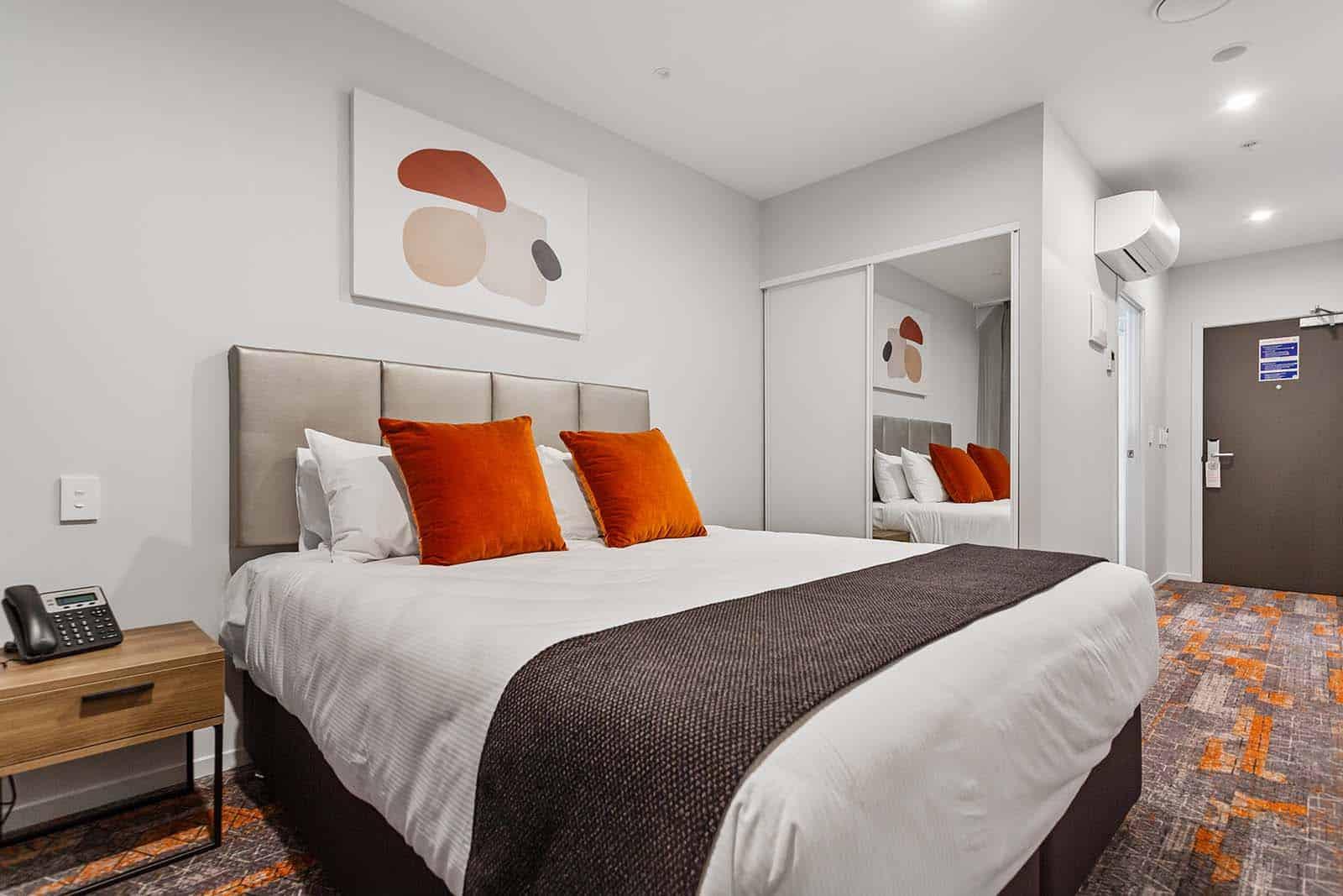 Ramada By Wyndham Newmarket Auckland Exterior foto
