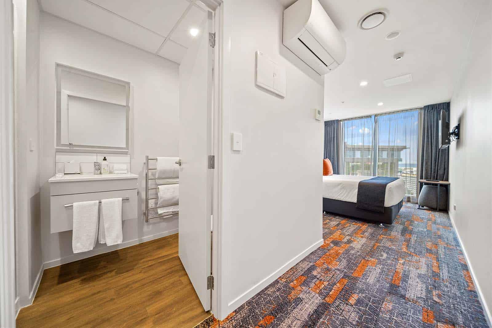 Ramada By Wyndham Newmarket Auckland Exterior foto