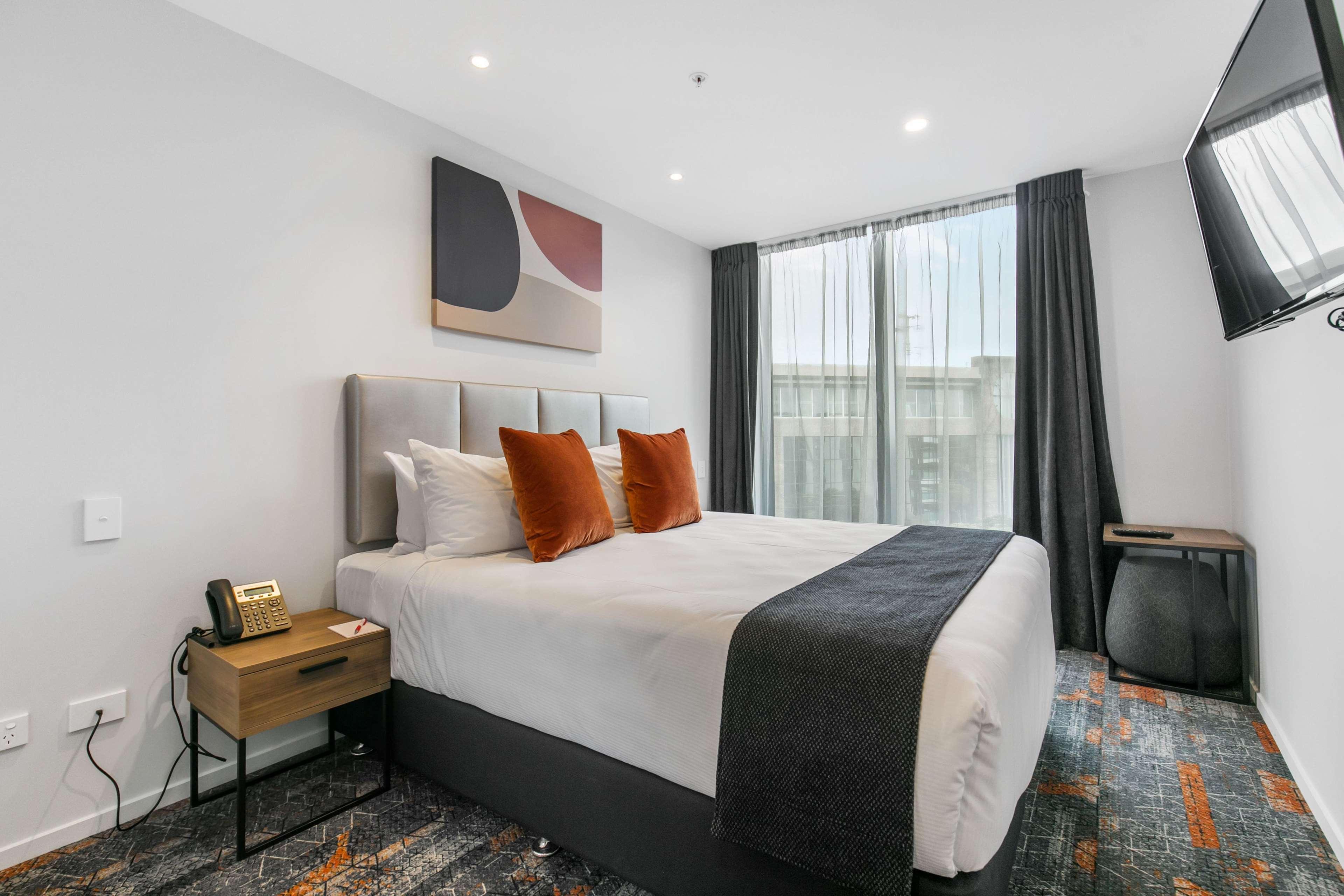 Ramada By Wyndham Newmarket Auckland Exterior foto