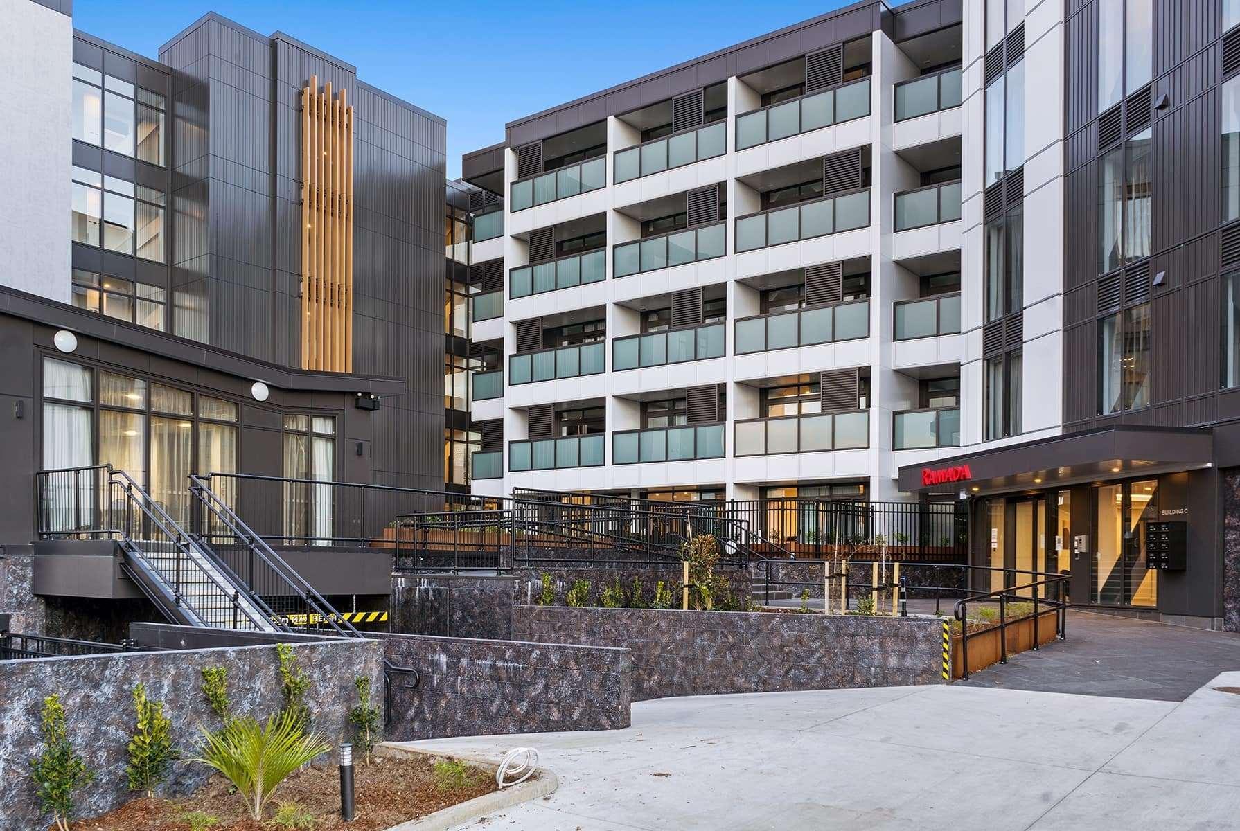 Ramada By Wyndham Newmarket Auckland Exterior foto
